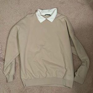 Brandy crewneck with built in white collar
